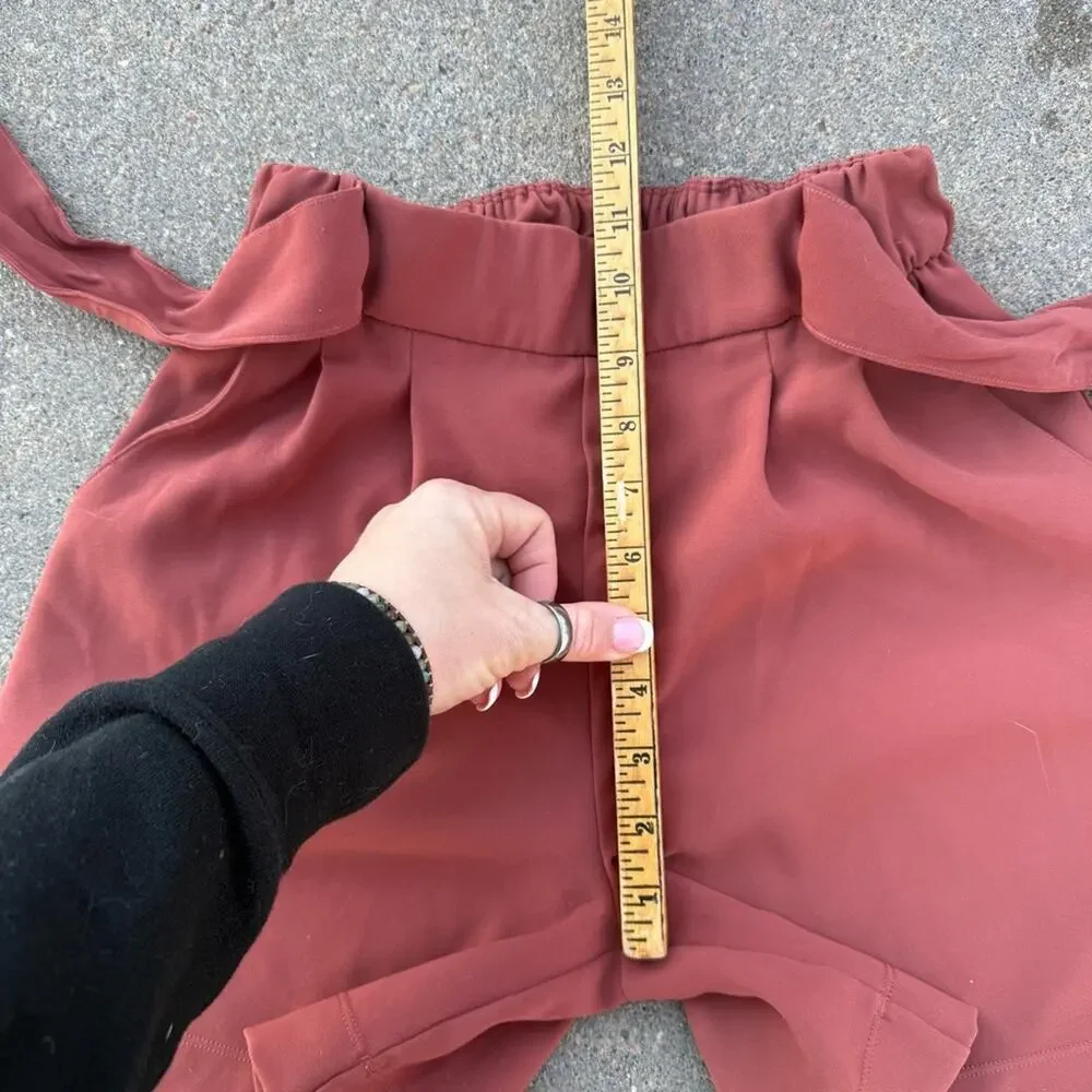 Lululemon Noir Short 5.5